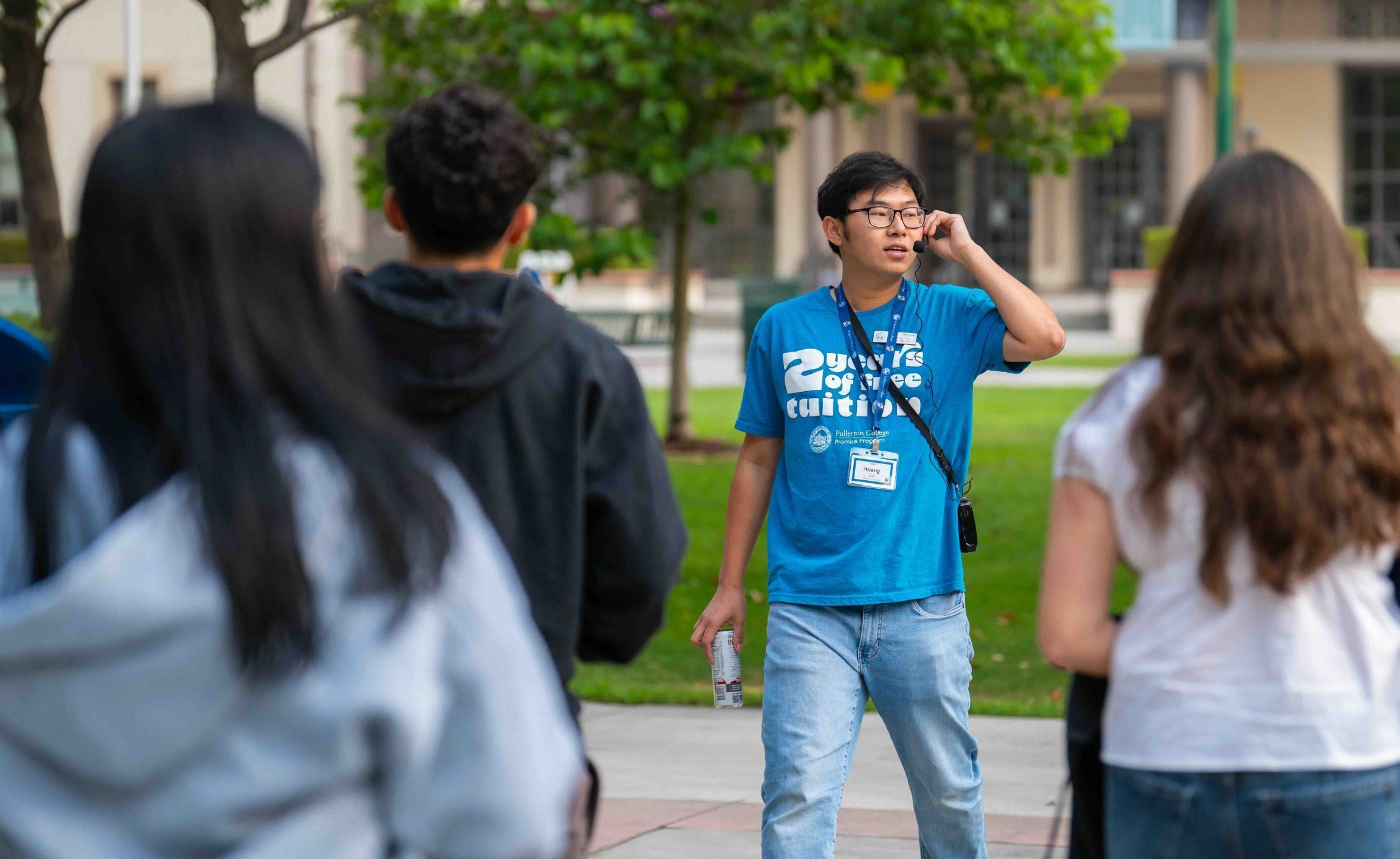Students going on college tour