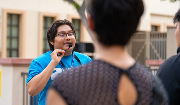 Students going on college tour